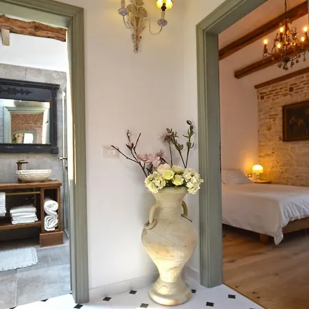 Arnolongo B4 Sea View Vendégház 4*