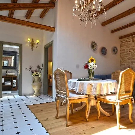 Konukevi Arnolongo B4 Sea View 4*