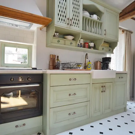 Arnolongo B4 Sea View Konukevi 4*