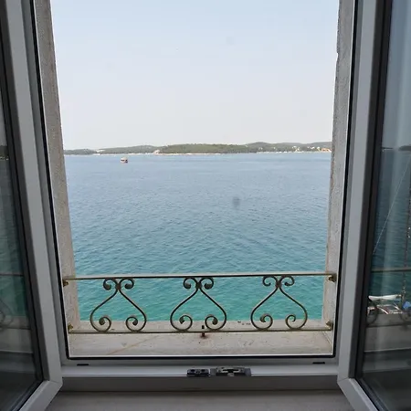 Vendégház Arnolongo B4 Sea View 4*