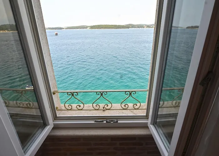 Arnolongo B4 Sea View Gostinjska kuća